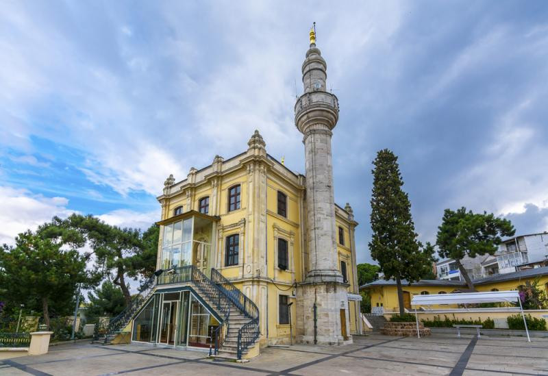 برای بزرگتر شدن عکس روی آن کلیک کنید  نام:	hamidiye-camii-yeni-gorunumu.jpg نمایش ها:	0 اندازه:	112.6 KB شناسه:	628