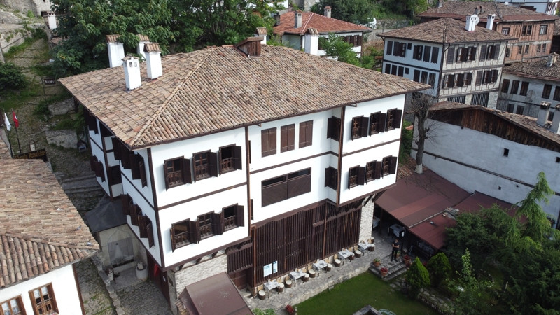 Click image for larger version

Name:	93283_kaymakamlargezievi-safranbolu-karabuk-170720-800x2.jpg
Views:	291
Size:	161.9 KB
ID:	1540