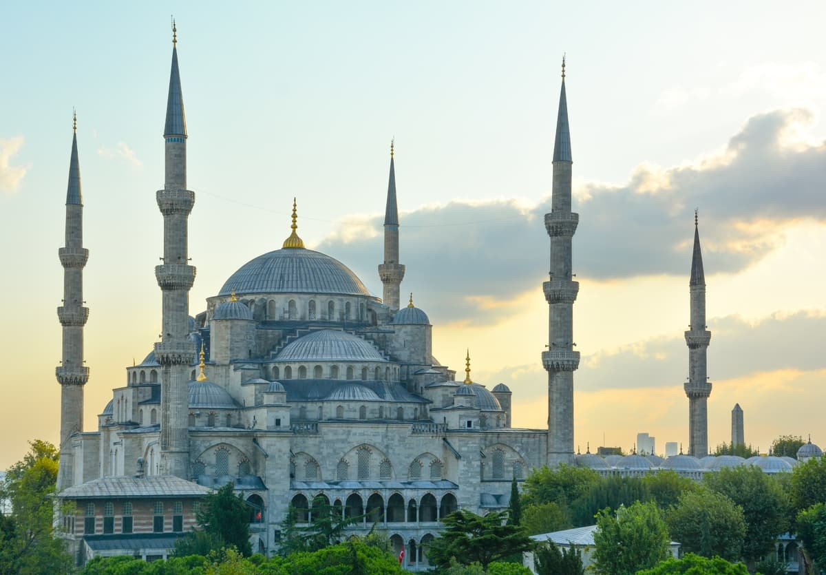 Click image for larger version

Name:	Blue-mosque-turkey-istanbul.jpg
Views:	108
Size:	166.7 KB
ID:	1742