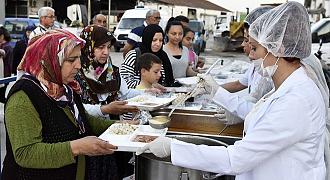 Click image for larger version

Name:	Muratpasa-nin-iftar-sofrasi-Kircami-de-422622.jpg
Views:	172
Size:	94.5 KB
ID:	2180