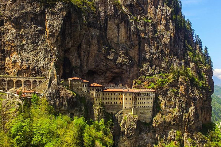 Click image for larger version

Name:	sumela-monastery.jpg
Views:	53
Size:	199.3 KB
ID:	2540
