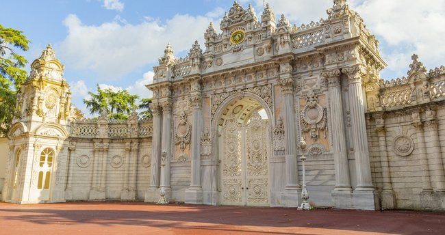 Click image for larger version

Name:	650x344-dolmabahce-sarayi-nerede-dolmabahce-sarayi-hangi-semtte-nasil-gidilir-k1-1655105803563.jpg
Views:	193
Size:	83.1 KB
ID:	2802