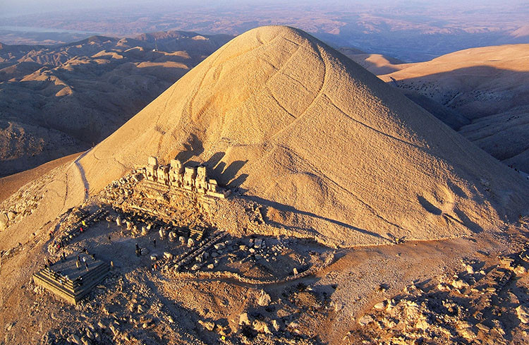 Click image for larger version

Name:	mount-nemrut-kingdom-3.jpg
Views:	56
Size:	216.4 KB
ID:	3037