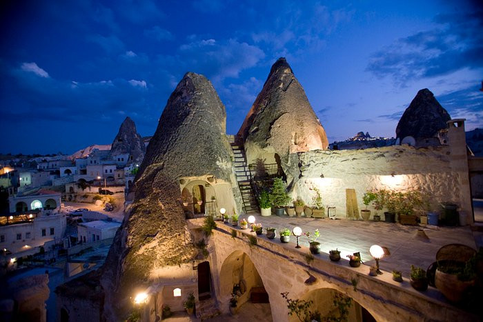 Click image for larger version

Name:	kelebek-fairy-chimneys.jpg?w=700&amp;h=-1&amp;s=1.jpg
Views:	35
Size:	109.4 KB
ID:	3986